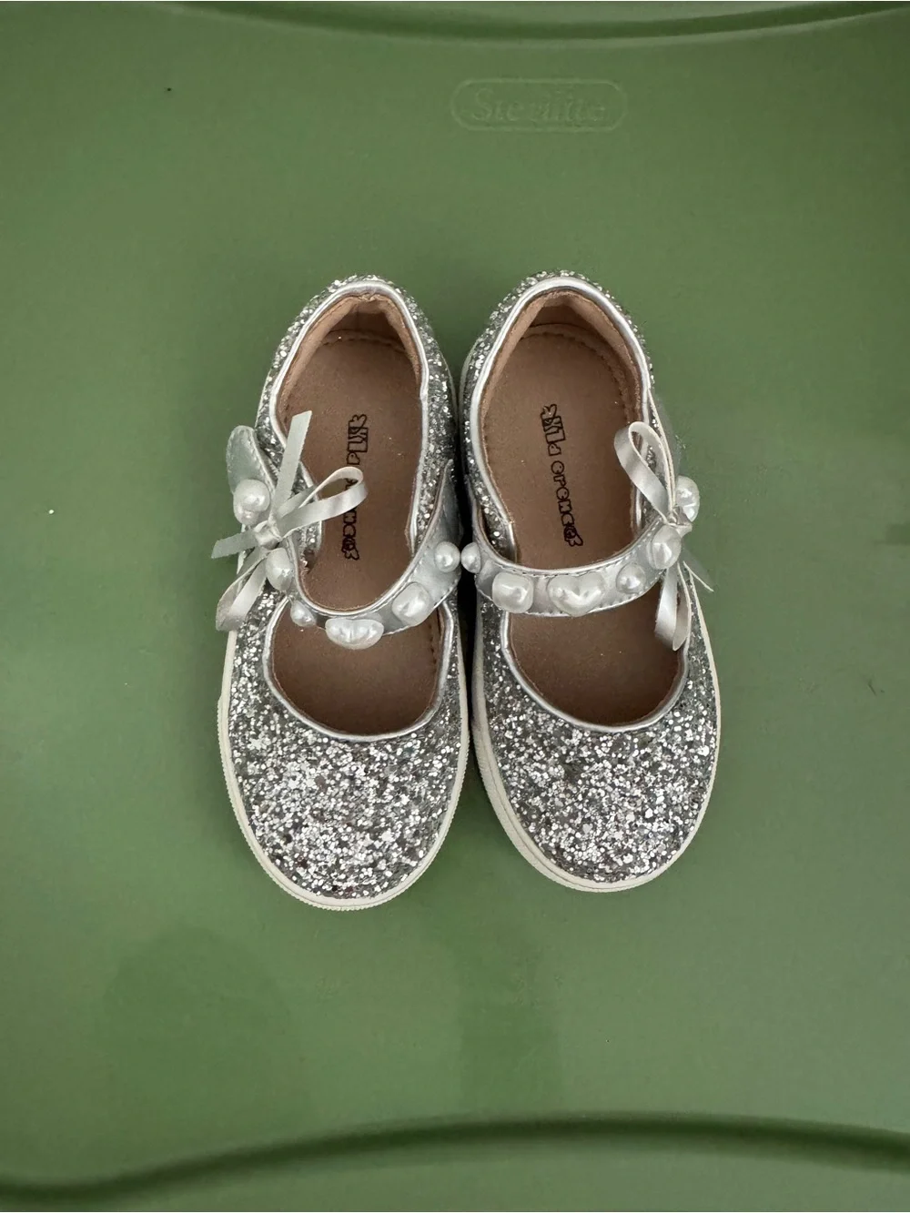 Girls' Glitter Mary Jane Dress Shoes with Pearl Strap - Silver